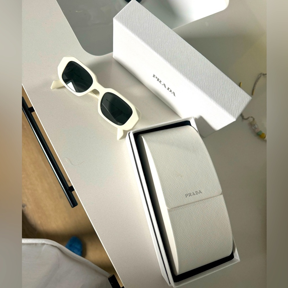 Prada White Womens Sunglasses. Model code PR 17WS 1425S0